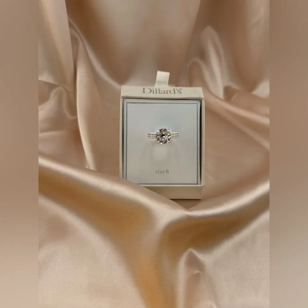 Dillard’s Halo Ring - Size 8 - Picture 3 of 7